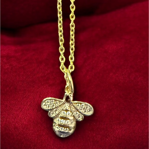 Allison Avery Jewelry - Allison Avery - “Queen Bee” Gold Plated Pendant